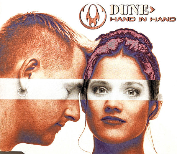 dune-(3)-–-hand-in-hand