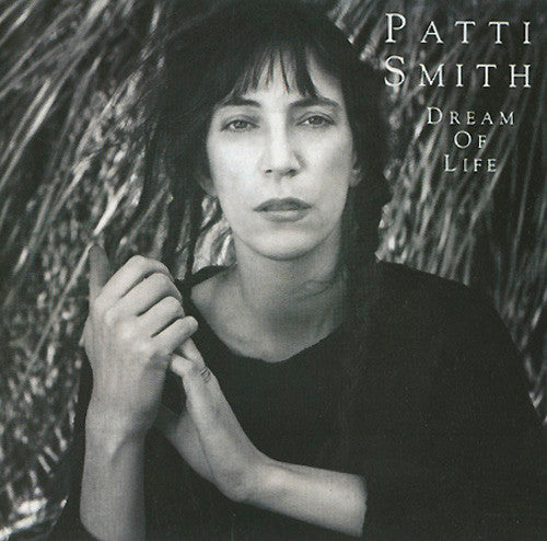 patti-smith-–-dream-of-life
