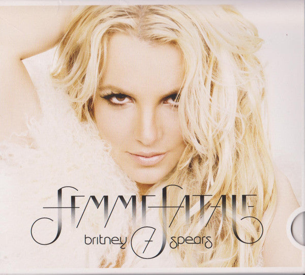 britney-spears-–-femme-fatale