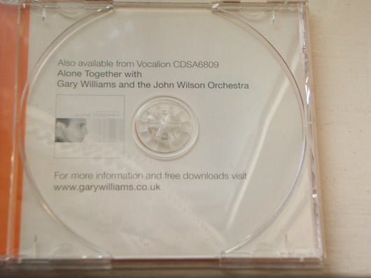 in-the-lounge-with-gary-williams-and-his-musicians