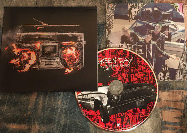 green-day-–-revolution-radio