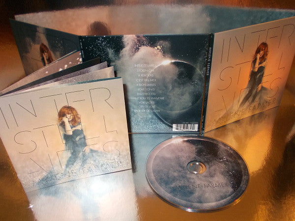 mylene-farmer*-–-interstellaires