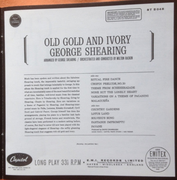 deep-velvet-/-old-gold-and-ivory