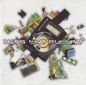 kiss-the-future-3