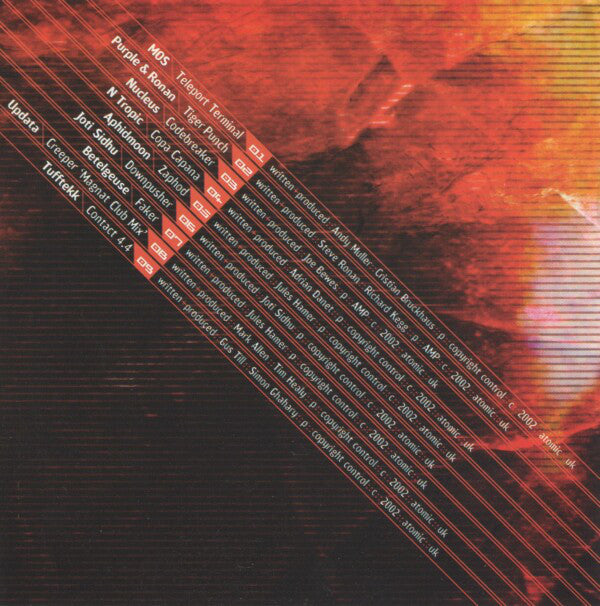 kiss-the-future-3