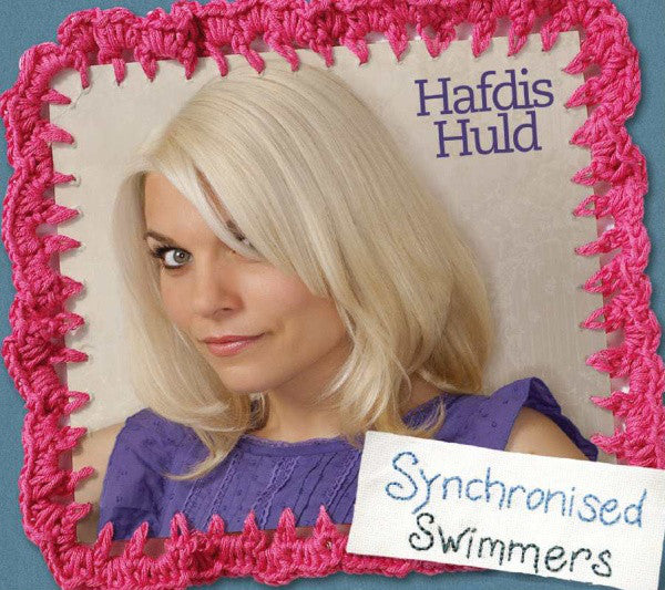 synchronised-swimmers