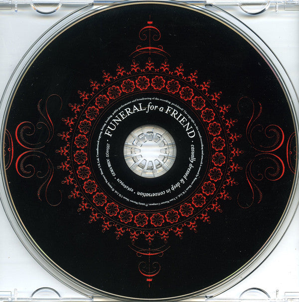 casually-dressed-&-deep-in-conversation