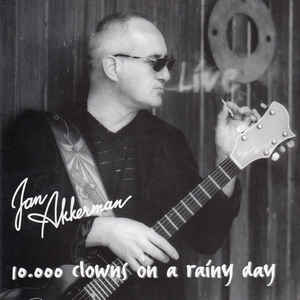 10.000-clowns-on-a-rainy-day